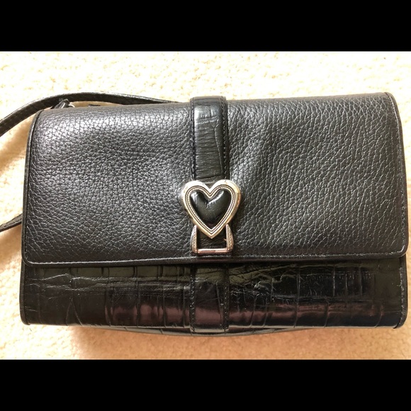 Brighton wallet w/strape. Very clean. Like new. - Picture 1 of 4